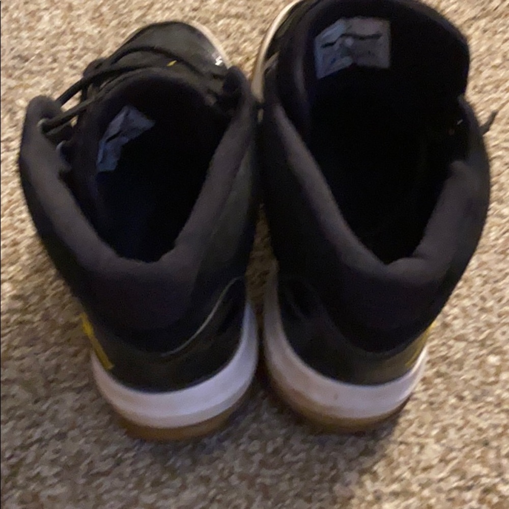 Jordan’s - Picture 3 of 4